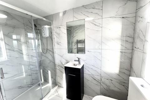 1 bedroom in a house share to rent, Carlton terrace, N18