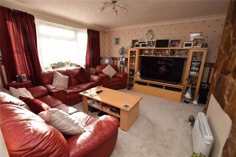 19 Danbury Close, Romford, RM6 5HU