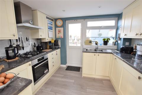 19 Danbury Close, Romford, RM6 5HU