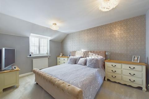 21 Adams Close, Broadbridge Heath, Horsham, RH12 3UT