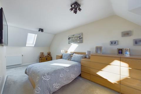 undefined, Adams Close, Horsham RH12