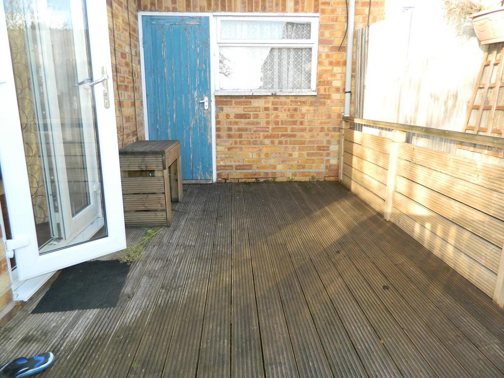 Decking in rear garden