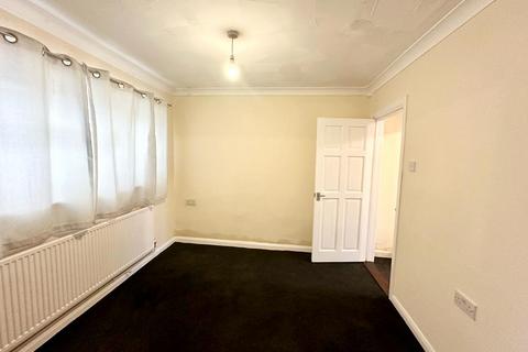 3 bedroom end of terrace house to rent, Rainham ME8