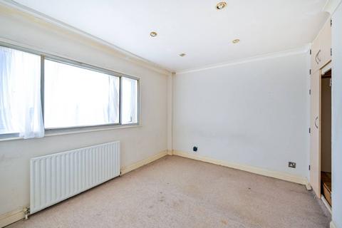 46 Travellers Way, Hounslow, TW4 7QA