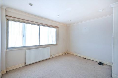 46 Travellers Way, Hounslow, TW4 7QA