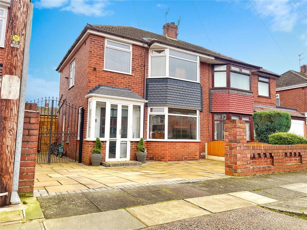 West Avenue, New Moston, Manchester, Greater Manchester, M40 3 bed semi
