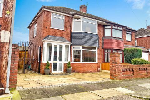 3 bedroom semi-detached house for sale, West Avenue, New Moston, Manchester, Greater Manchester, M40