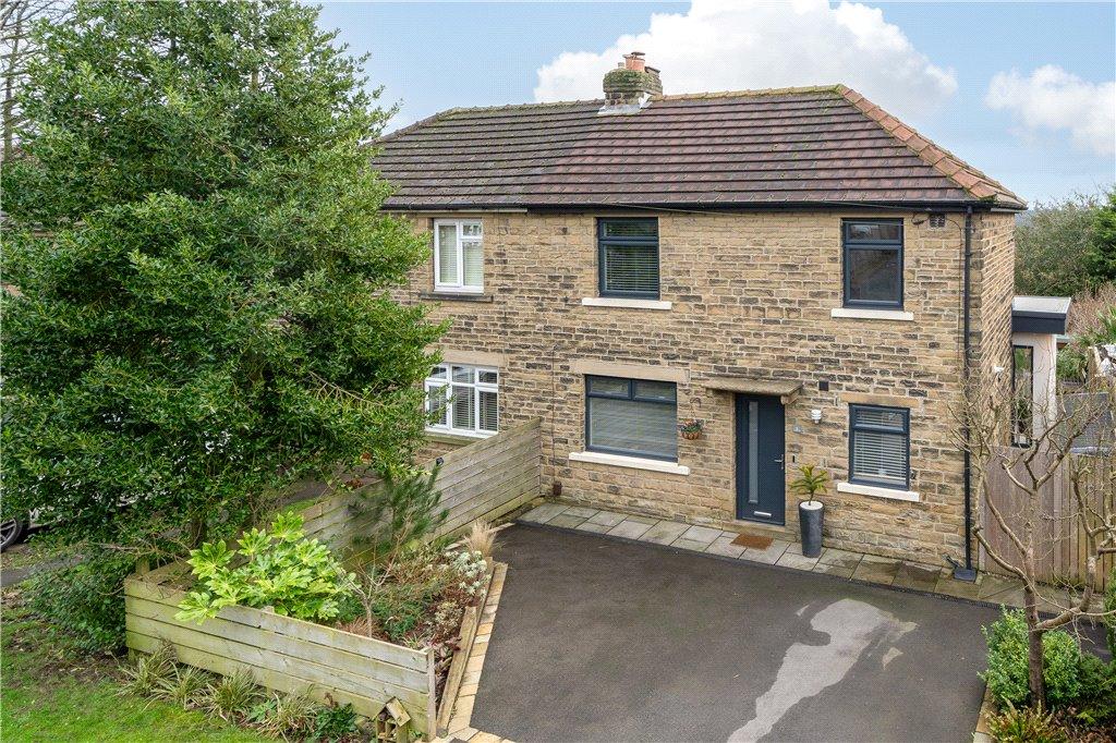 Moorland Crescent, Guiseley, Leeds, West Yorkshire, LS20 3 bed semi