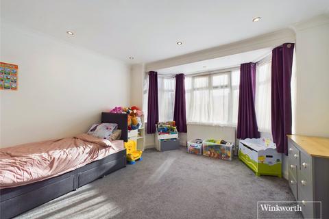 28 Woodland Close, London, NW9 8XP