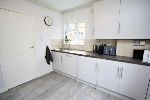 2 bedroom apartment to rent, Shaftesbury Road, Woking, Surrey, GU22