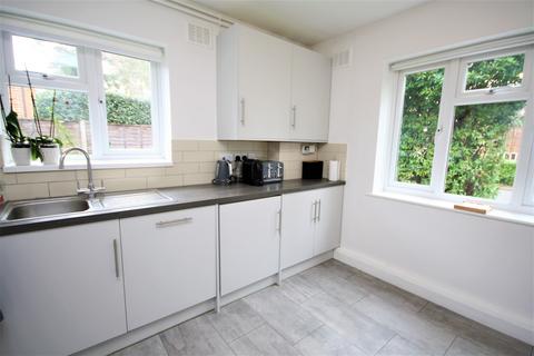 2 bedroom apartment to rent, Shaftesbury Road, Woking, Surrey, GU22