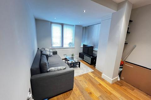 1 bedroom flat for sale, 15-16 London Street, Basingstoke RG21
