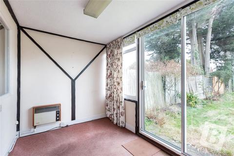 20 Ravenscourt Grove, Hornchurch, RM12 6HS
