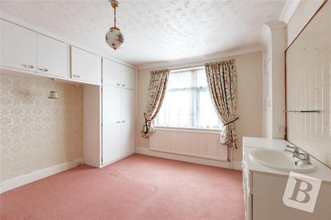 20 Ravenscourt Grove, Hornchurch, RM12 6HS