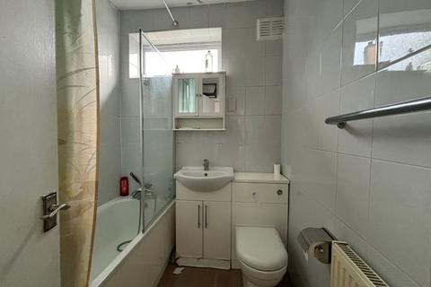 8, Avon Court Braund Avenue, Greenford, UB6 9JH