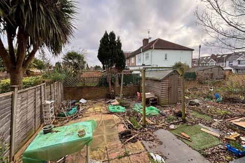8, Avon Court Braund Avenue, Greenford, UB6 9JH