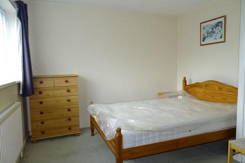 6 Rennie Close, Ashford, TW15 3DD