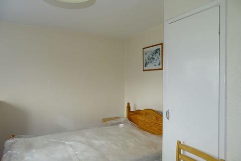 6 Rennie Close, Ashford, TW15 3DD