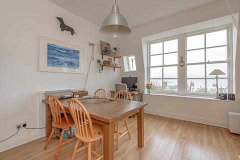 Flat 2, 104 High Street, North Berwick, EH39 4HE