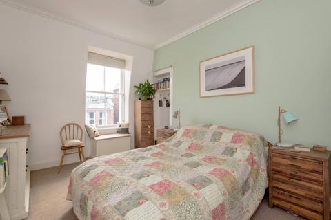 Flat 2, 104 High Street, North Berwick, EH39 4HE