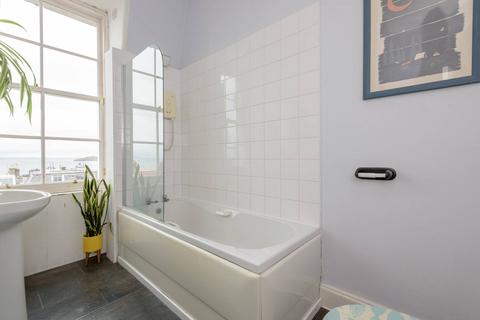 Flat 2, 104 High Street, North Berwick, EH39 4HE