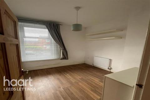 1 bedroom flat to rent, Whingate Road, Leeds LS12