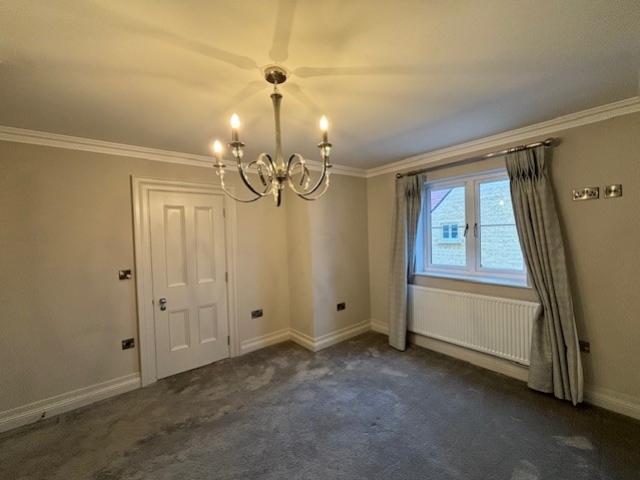 12 LInden Gardens master bedroom