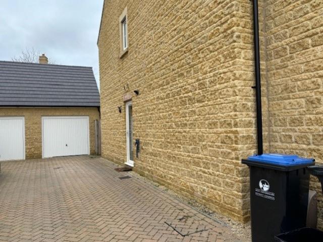 12 Linden driveway