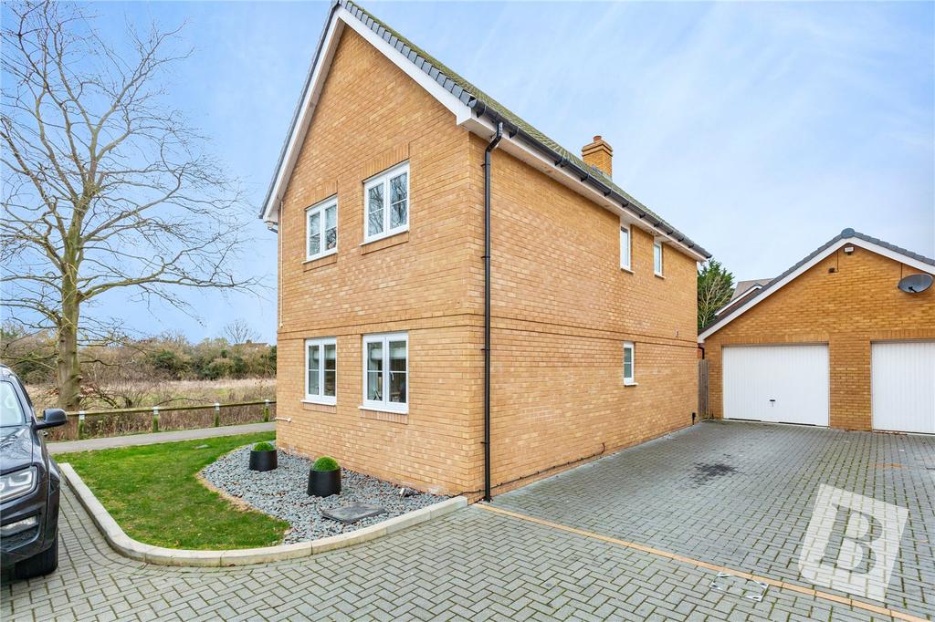 Detached Garage