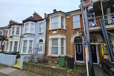 118 Laleham Road, London, SE6 2AD