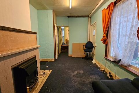 118 Laleham Road, London, SE6 2AD