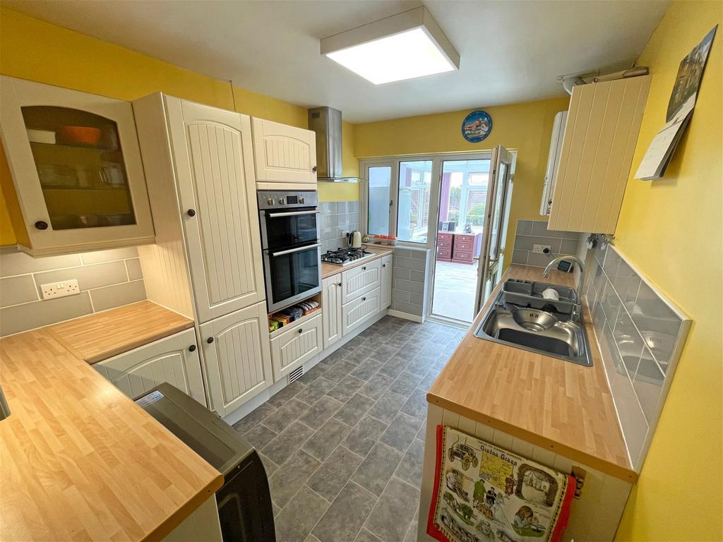 Sandringham Drive, Paignton TQ3 2 bed detached bungalow for sale £350,000