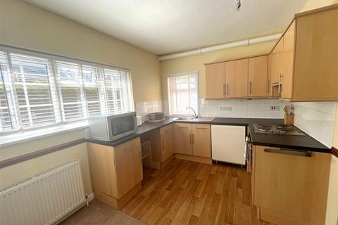 2 bedroom ground floor flat for sale, Cliff Road, Paignton TQ4