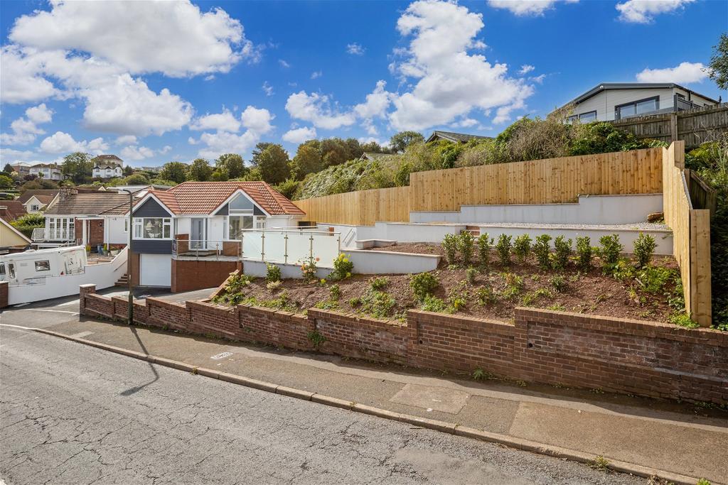 Goodrington Road, Paignton TQ4 2 bed detached bungalow for sale £499,950