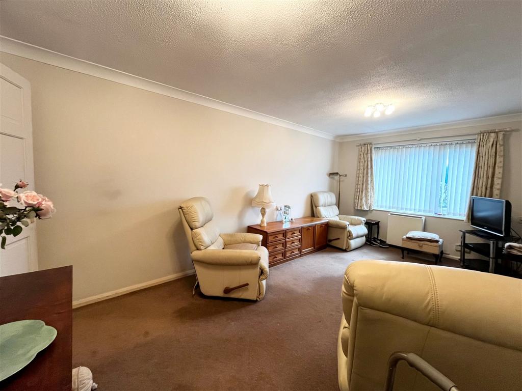 Pebble Court, Paignton 2 bed flat for sale £130,000