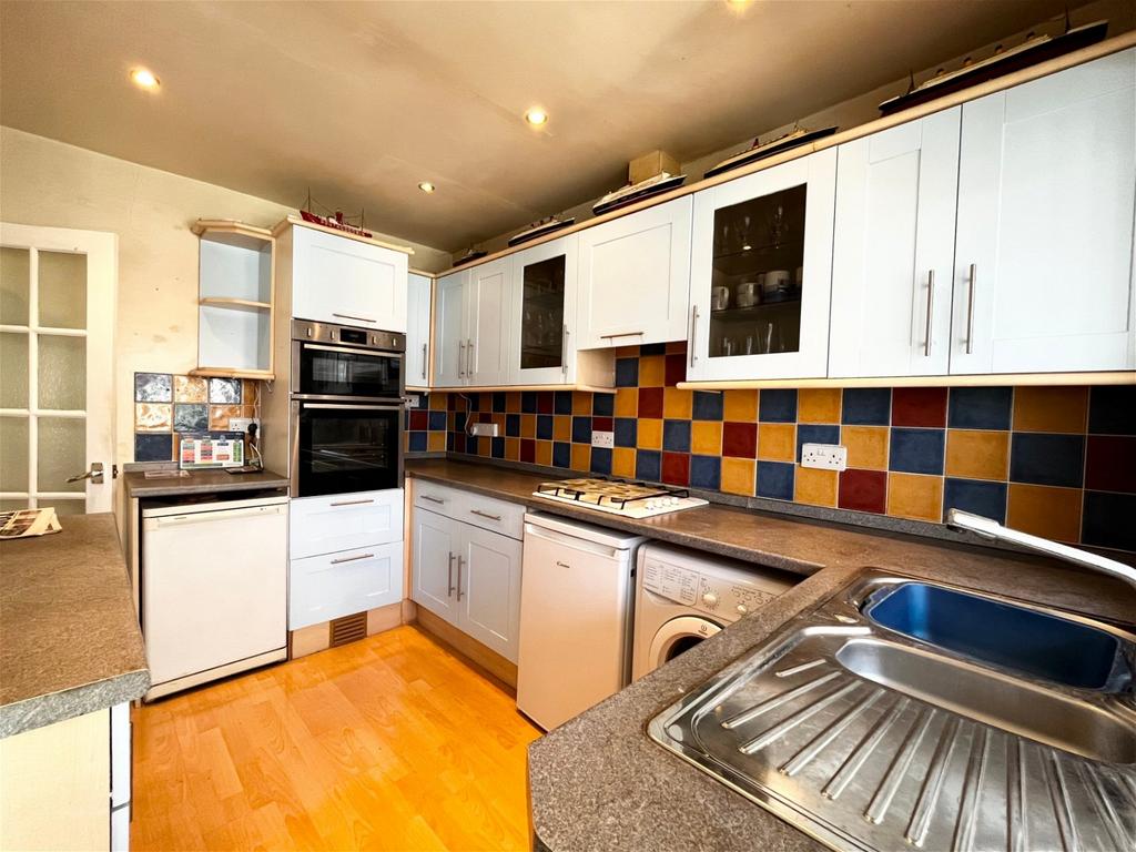 Kingsway Avenue, Paignton TQ4 2 bed semidetached bungalow for sale £