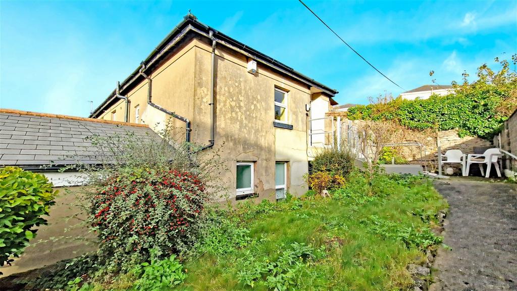 Grafton Road, Torquay TQ1 3 bed flat for sale £240,000