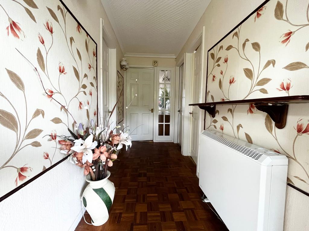 Drive, Brixham TQ5 2 bed semidetached bungalow for sale £239,995