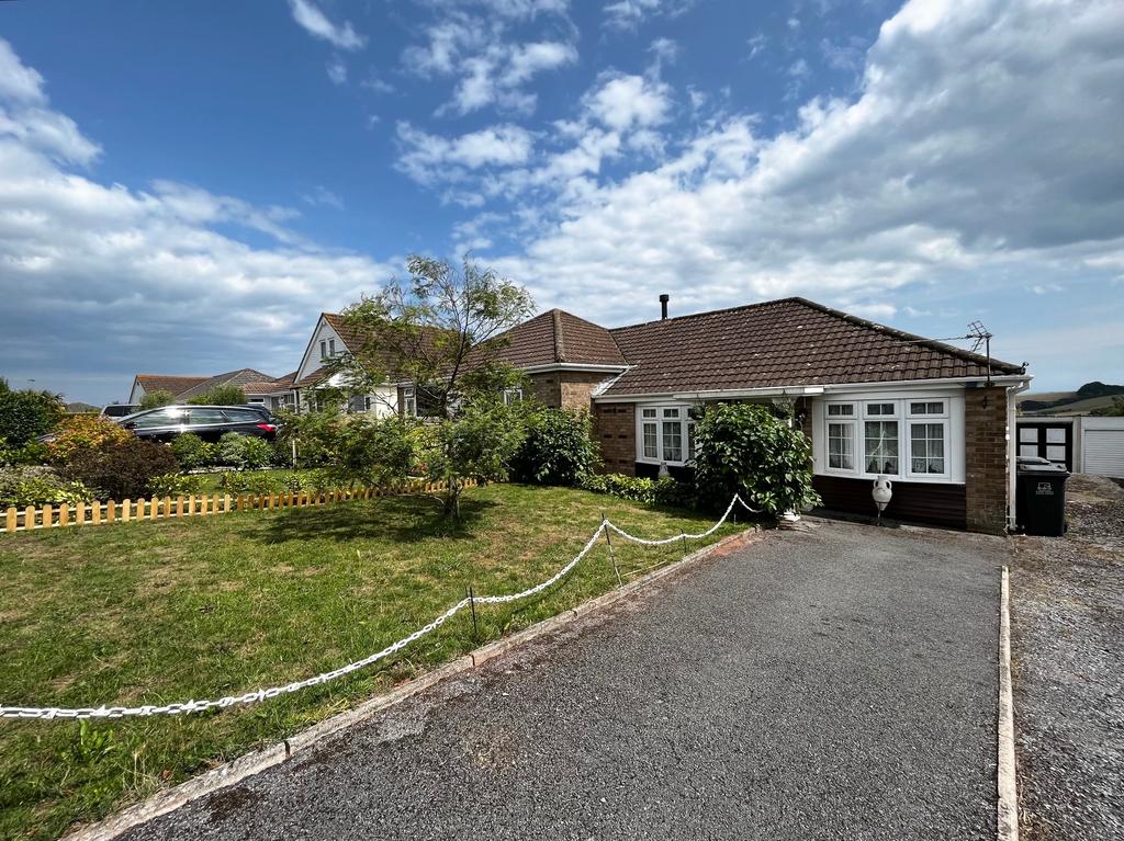 Drive, Brixham 2 bed semidetached bungalow for sale £239,995