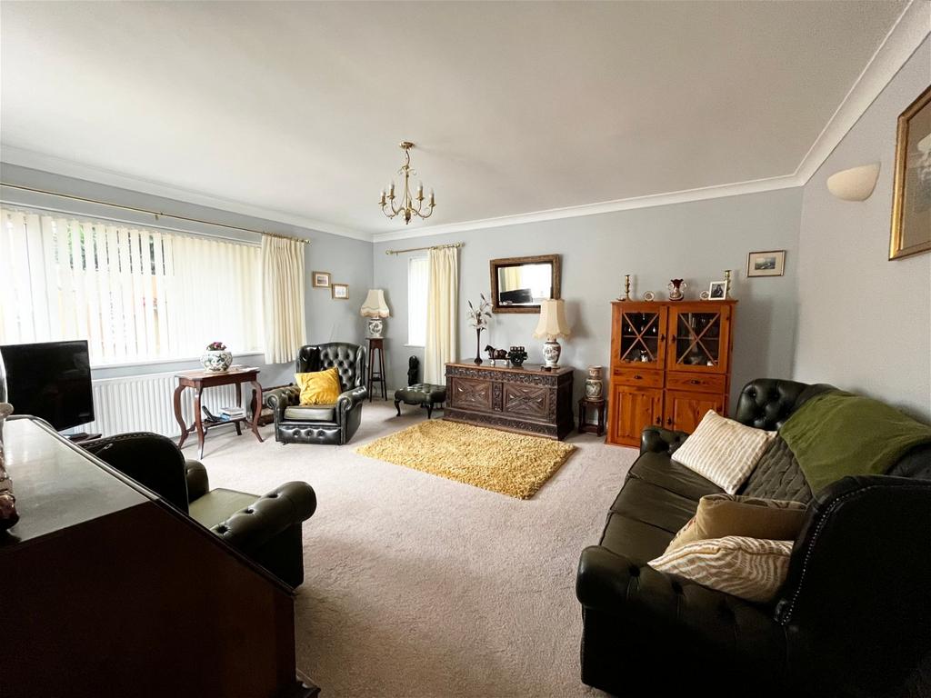 York Road, Paignton TQ4 3 bed detached bungalow for sale £305,000
