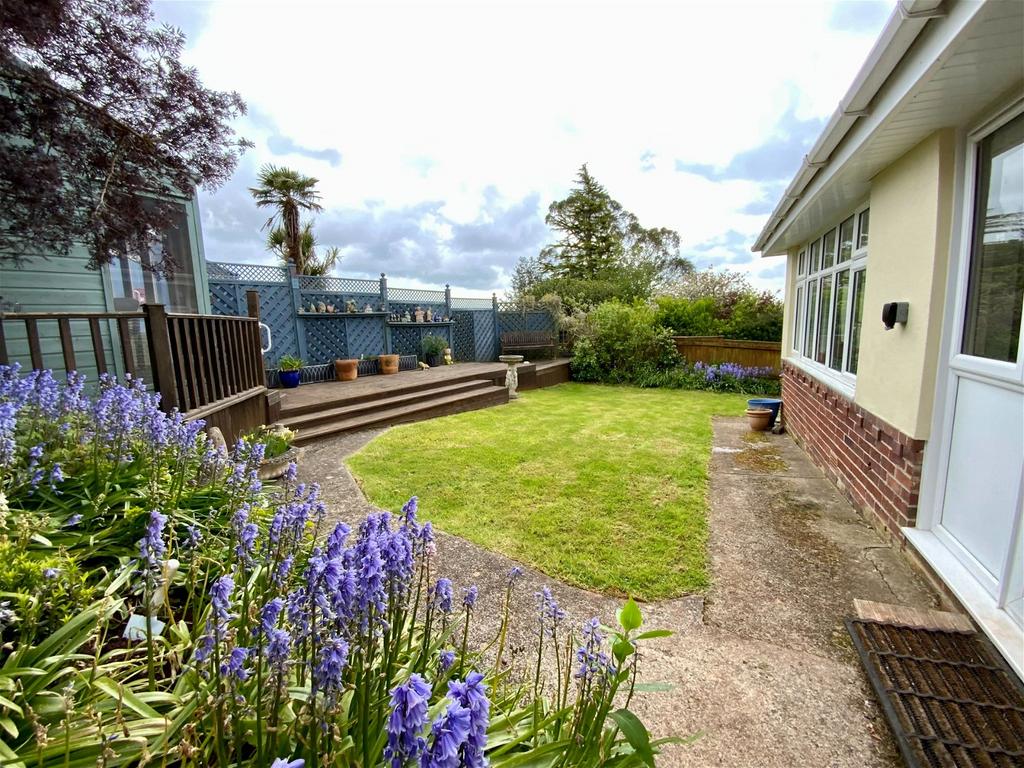 Thorne Park Road, Torquay TQ2 3 bed detached bungalow for sale £425,000