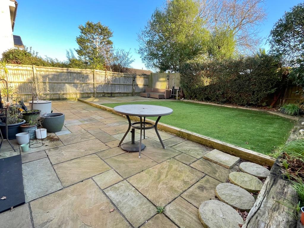 St. Andrews Avenue, Weymouth 3 bed detached house for sale £399,000