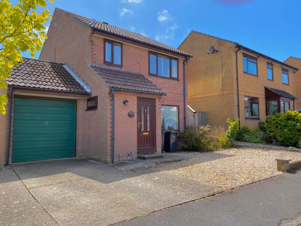 St. Andrews Avenue, Weymouth 3 bed detached house for sale £375,000