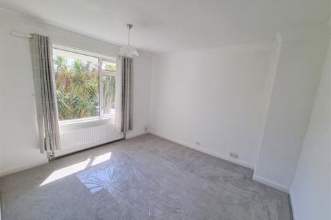 8 Ben Jonson Close, Torquay, TQ2 6BT