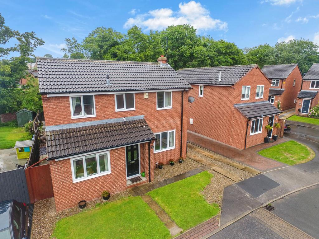 Bardsey, Leeds LS17 3 bed detached house for sale £375,000