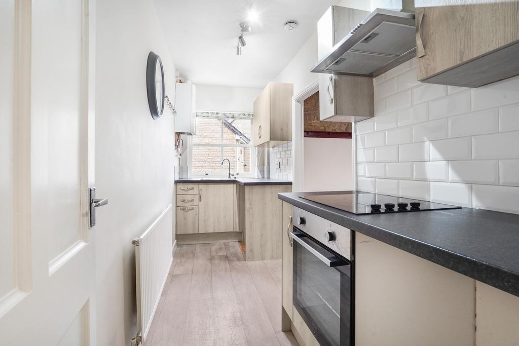 Apperley Bridge BD10 2 bed terraced house to rent £850 pcm (£196 pw)