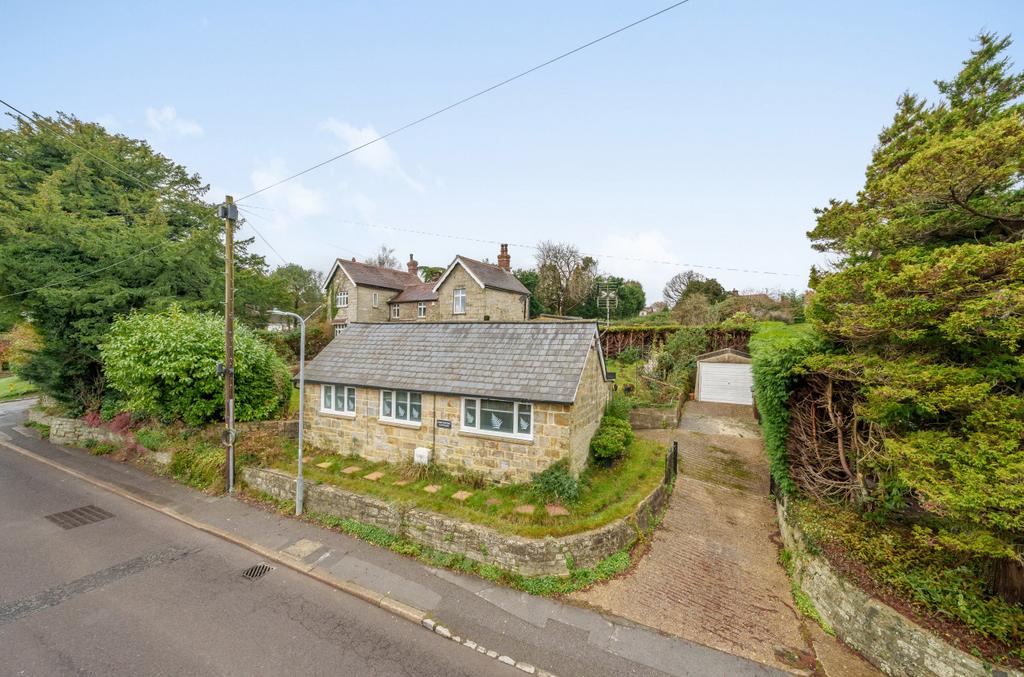 Southview Road, Crowborough 2 bed bungalow for sale £350,000