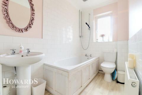 41 Colsterdale, Carlton Colville, Lowestoft, NR33 8TN