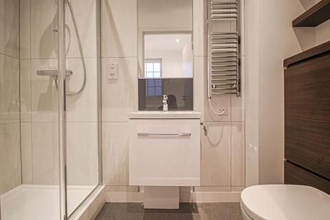 2 bedroom apartment to rent, Apt 4, Park Square Residence, 21 Park Square South LS1