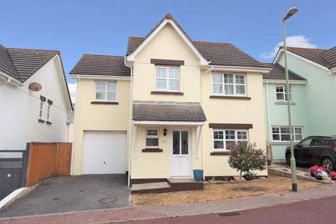 12 Seafields, Paignton, TQ4 6NY